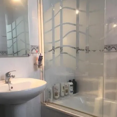 홈스테이 Fully Renovated Provencal House ! 쎙뜨호뻬