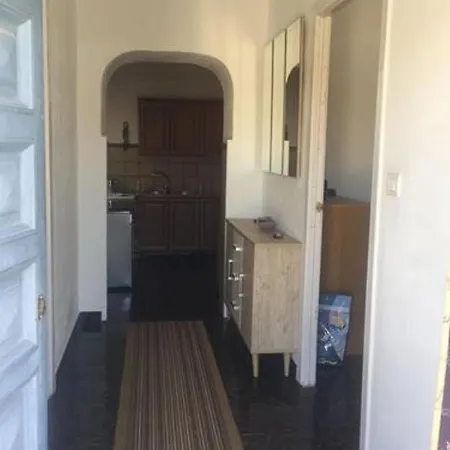 Fully Renovated Provencal House ! 홈스테이 쎙뜨호뻬