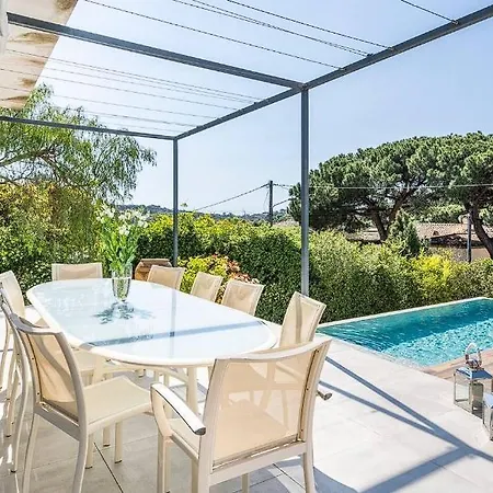 Fully Renovated Provencal House ! 홈스테이 *